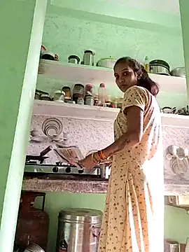 Snapshot of Hotty-Nidhi chatting on 11.15.25 Hotty-Nidhi online show from 11.15.25