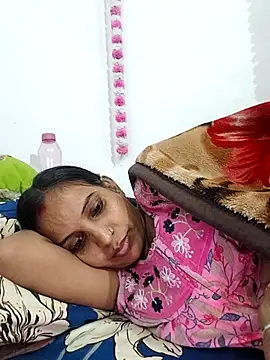 Snapshot of Hotty-Nidhi chatting on 11.20.25 Hotty-Nidhi online show from 11.20.25