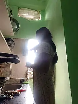 Snapshot of Hotty-Nidhi chatting on 11.24.25 Hotty-Nidhi online show from 11.24.25