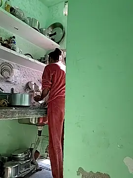 Snapshot of Hotty-Nidhi chatting on 11.27.25 Hotty-Nidhi online show from 11.27.25