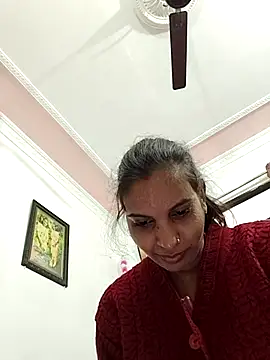 Snapshot of Hotty-Nidhi chatting on 11.28.25 Hotty-Nidhi online show from 11.28.25