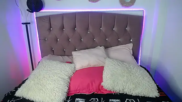 charlotte walker1 online show from 03.16.25