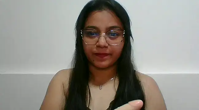 Snapshot of AnaHobson chatting on 03.10.25 AnaHobson online show from 03.10.25