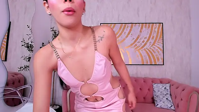 Snapshot of Krissi_latore chatting on 09.24.25 Krissi latore online show from 09.24.25