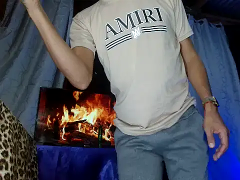 Snapshot of Hidden_Fantasies chatting on 11.09.25 Hidden Fantasies online show from 11.09.25