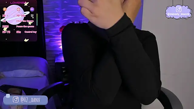 Snapshot of Melody_Black_ chatting on 11.07.25 Melody Black online show from 11.07.25