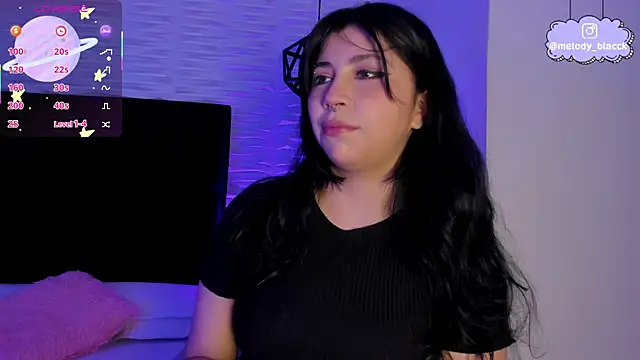 Snapshot of Melody_Black_ chatting on 11.11.25 Melody Black online show from 11.11.25