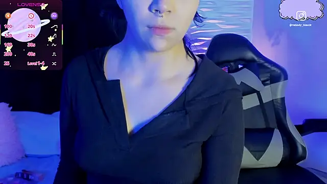 Snapshot of Melody_Black_ chatting on 11.13.25 Melody Black online show from 11.13.25