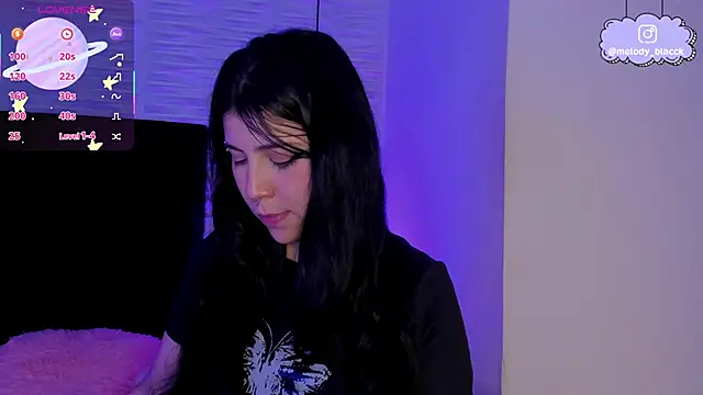 Snapshot of Melody_Black_ chatting on 11.20.25 Melody Black online show from 11.20.25