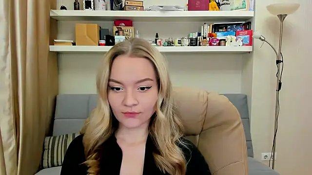 Kara Smith  online show from 12.07.24