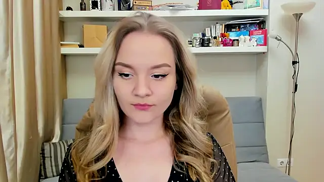 Kara Smith  online show from 01.10.25