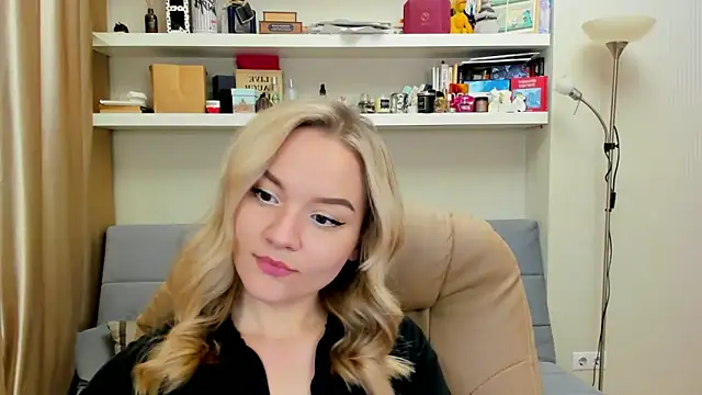 Kara Smith  online show from 02.14.25