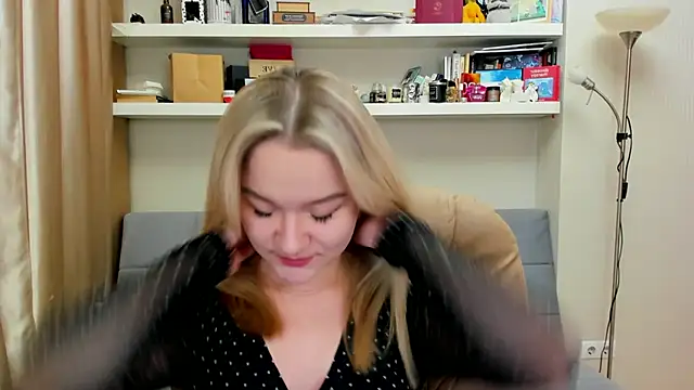 Kara Smith  online show from 02.19.25