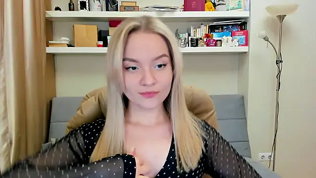 Kara Smith  online show from 02.28.25