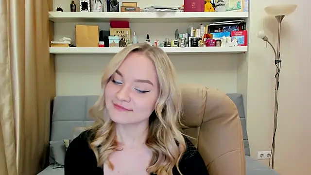 Kara Smith  online show from 03.08.25