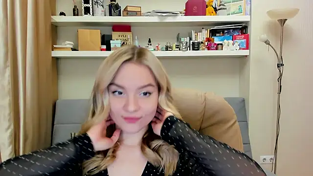 Kara Smith  online show from 03.08.25