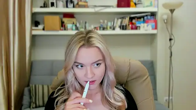 Kara Smith  online show from 09.11.25