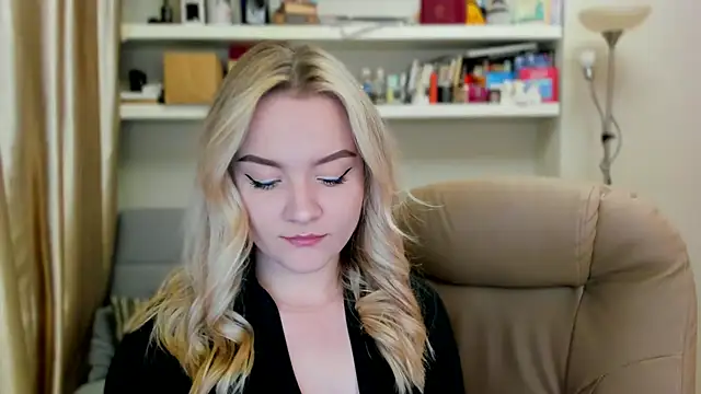 Kara Smith  online show from 09.17.25