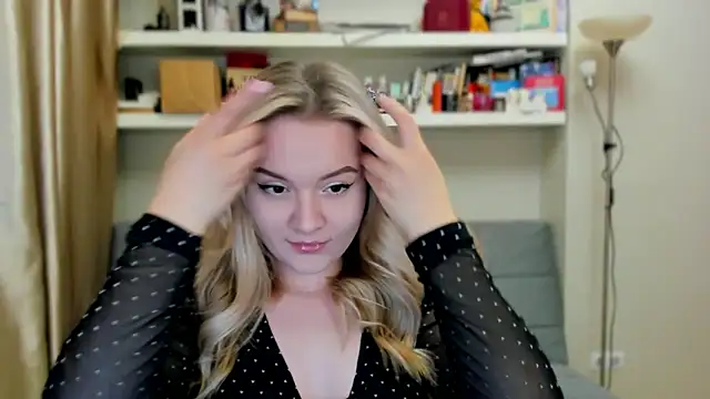 Kara Smith  online show from 10.10.25