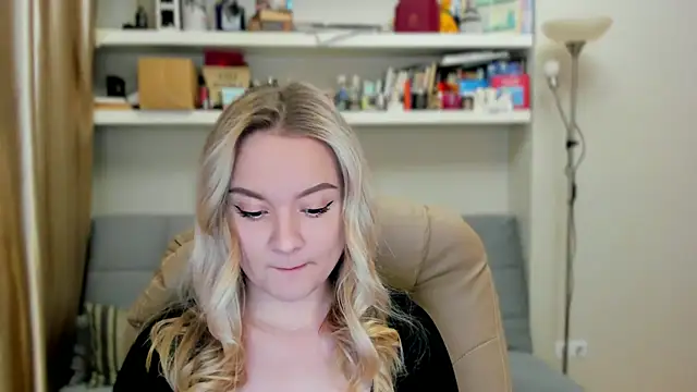 Kara Smith  online show from 10.22.25