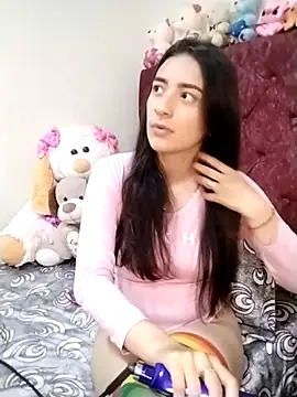 Snapshot of HOLY_DOLL chatting on 03.18.25 HOLY DOLL online show from 03.18.25