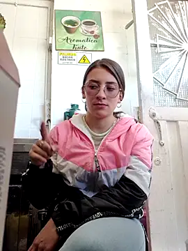 Snapshot of HOLY_DOLL chatting on 09.11.25 HOLY DOLL online show from 09.11.25