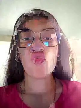 Snapshot of HOLY_DOLL chatting on 10.08.25 HOLY DOLL online show from 10.08.25