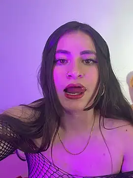 Snapshot of HADARA__ chatting on 03.11.25 HADARA online show from 03.11.25