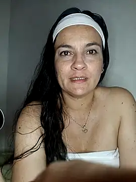 Snapshot of megan_milf79 chatting on 03.16.25 megan milf79 online show from 03.16.25