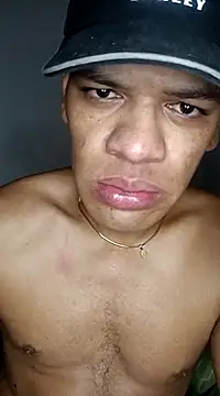 Snapshot of megan_milf79 chatting on 03.19.25 megan milf79 online show from 03.19.25