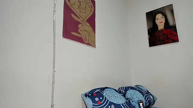 Snapshot of megan_milf79 chatting on 10.29.25 megan milf79 online show from 10.29.25