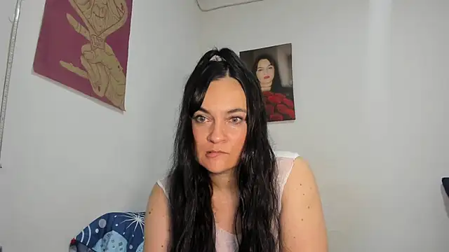 Snapshot of megan_milf79 chatting on 10.30.25 megan milf79 online show from 10.30.25