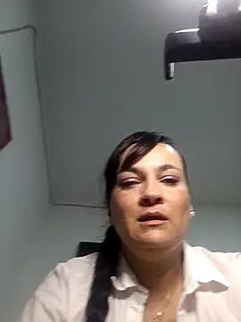 Snapshot of megan_milf79 chatting on 11.27.25 megan milf79 online show from 11.27.25