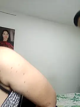 Snapshot of megan_milf79 chatting on 11.30.25 megan milf79 online show from 11.30.25