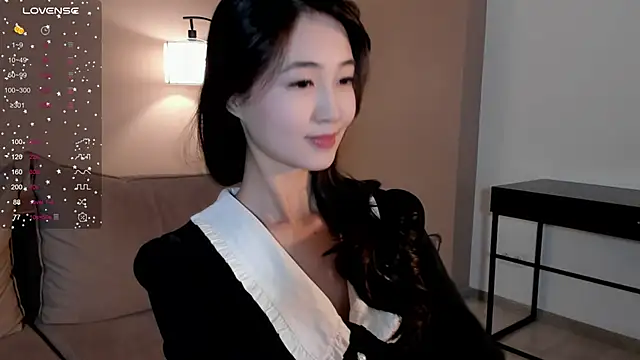 SeulBi online show from 11.15.25