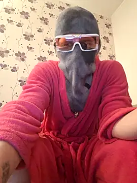 Snapshot of ThePython666 chatting on 03.11.25 ThePython666 online show from 03.11.25