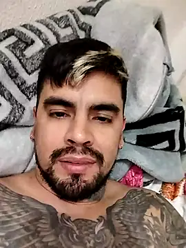 Snapshot of crazyweelove chatting on 03.18.25 crazyweelove online show from 03.18.25