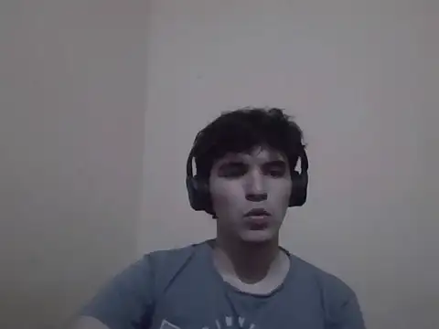 Snapshot of Visculi chatting on 12.04.25 Visculi online show from 12.04.25