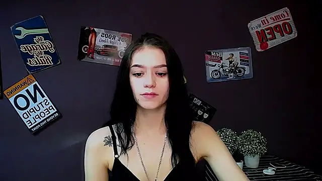 Snapshot of LanaTey chatting on 03.22.25 LanaTey online show from 03.22.25