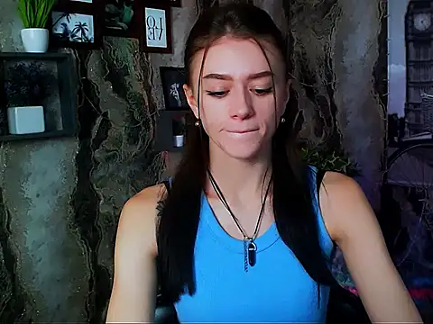 Snapshot of LanaTey chatting on 10.03.25 LanaTey online show from 10.03.25