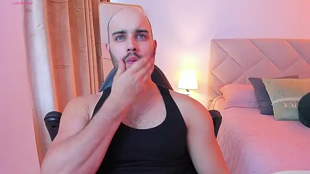 Snapshot of Chris_Alzate chatting on 09.12.25 Chris Alzate online show from 09.12.25