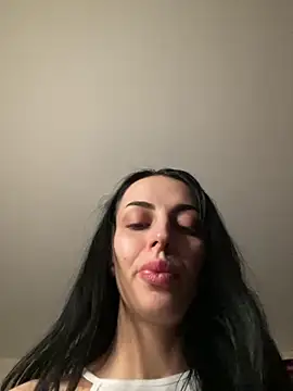 Snapshot of vixenxcherry chatting on 10.26.25 vixenxcherry online show from 10.26.25