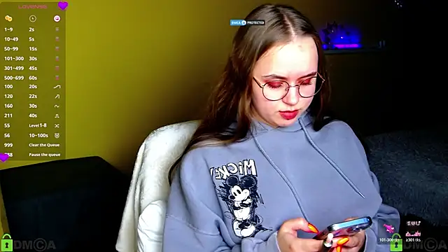 Lilysweet13 online show from 11.10.25