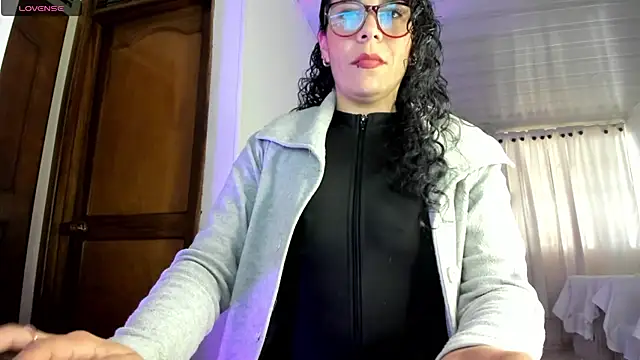 mia velvet1 online show from 04.20.26