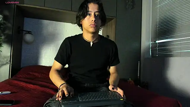 labrinthteasing online show from 10.27.25