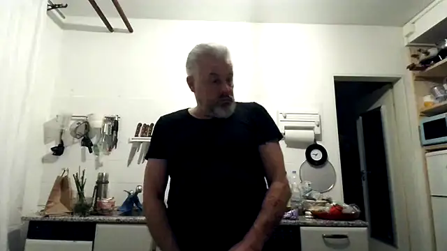 Snapshot of Berg_Boy chatting on 01.18.26 Berg Boy online show from 01.18.26