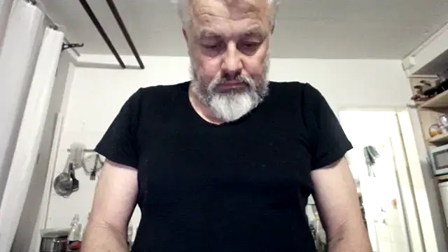 Snapshot of Berg_Boy chatting on 02.17.26 Berg Boy online show from 02.17.26