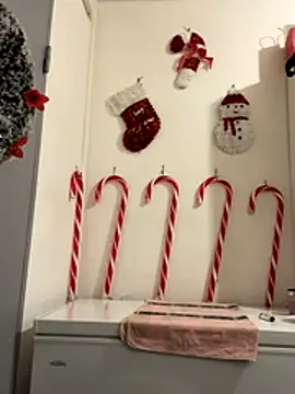 Snapshot of Hugo34bg chatting on 11.29.25 Hugo34bg online show from 11.29.25