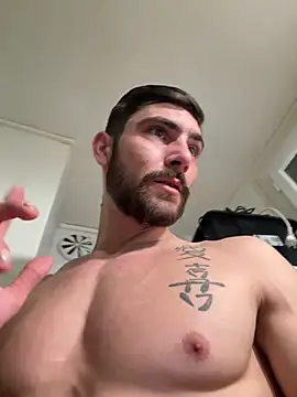 Snapshot of Hugo34bg chatting on 12.16.25 Hugo34bg online show from 12.16.25