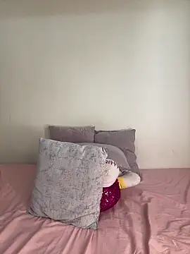 Ivelleee  online show from 12.18.25